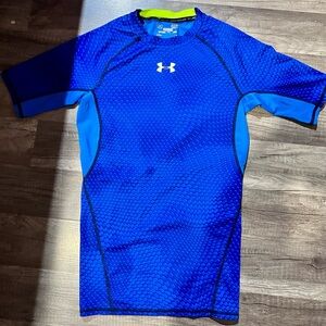 Under Armour boys small Vibrant Blue Rash Guard
